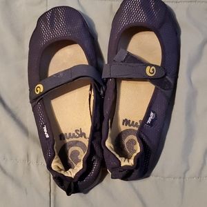 Teva shoes size 7 used🔥🔥🔥